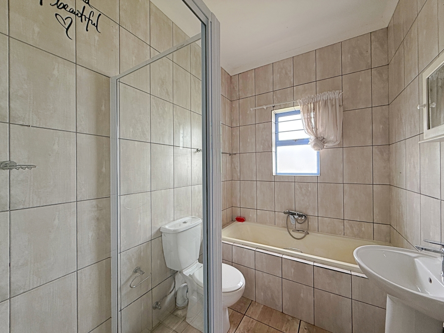 To Let 3 Bedroom Property for Rent in Blue Lagoon Western Cape